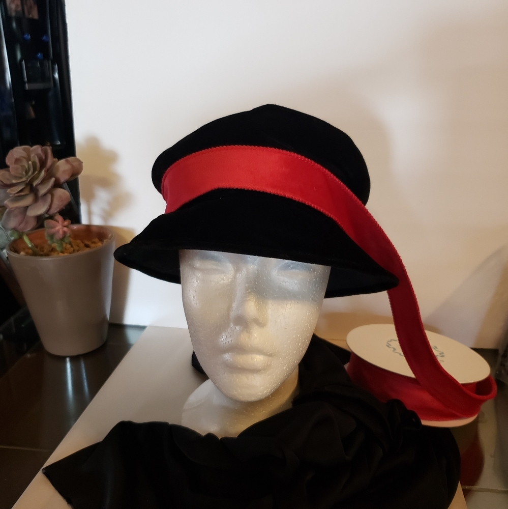Vintage Black velvet hat